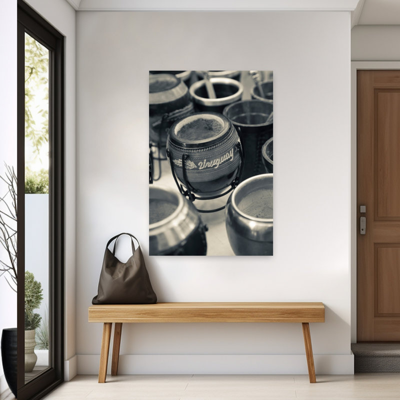 Mate Cups at A Market Stall Plaza Constitucion Montevideo, art abstrait, H 60 po x l 40 po