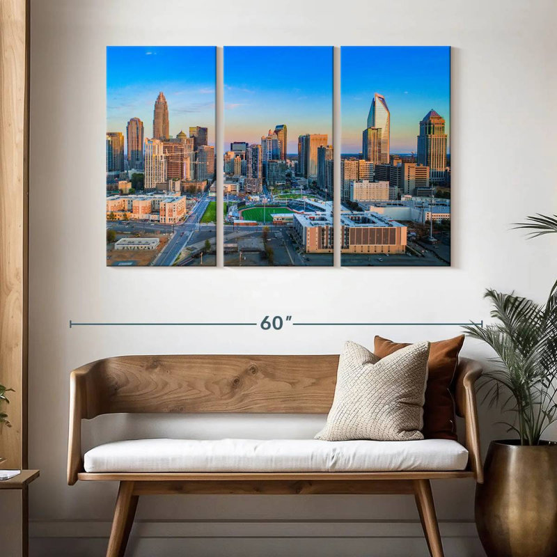Ciel bleu Nicci sur Charlotte, H 32 po x l 50 po