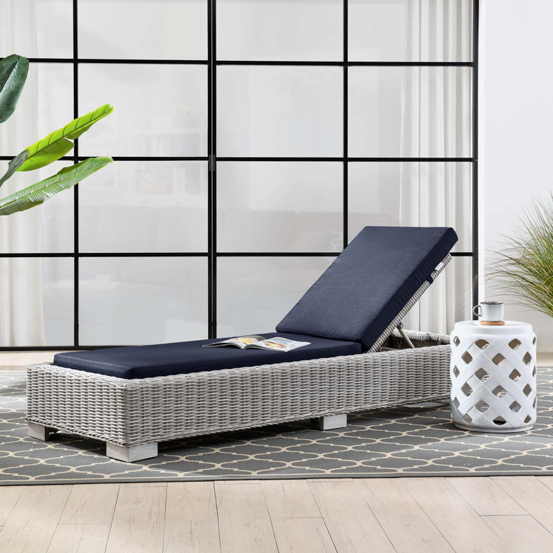 Chaise longue d'extérieur en rotin Modway Conway, Bleu marine