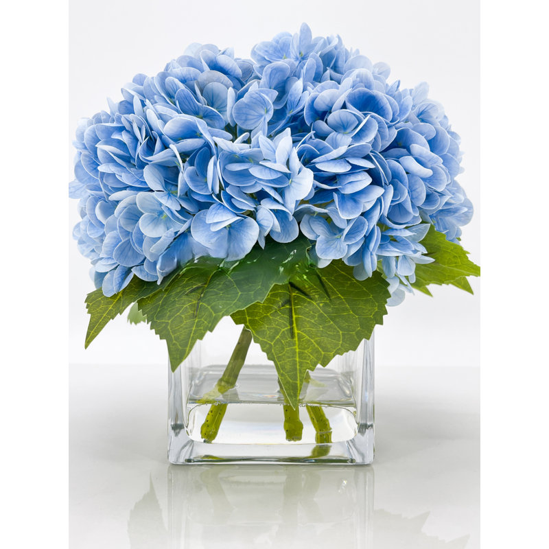 Véritable hydrangées dans un vase, arrangement de fausses fleurs artificielles, Bleu clair