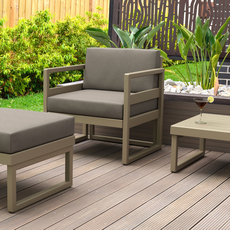 Chaise de patio avec coussins Lane, Toile taupe Sunbrella®, Taupe