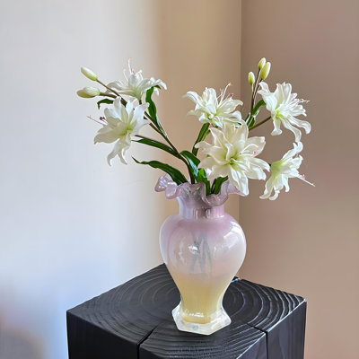 Ornements de fleurs simulées