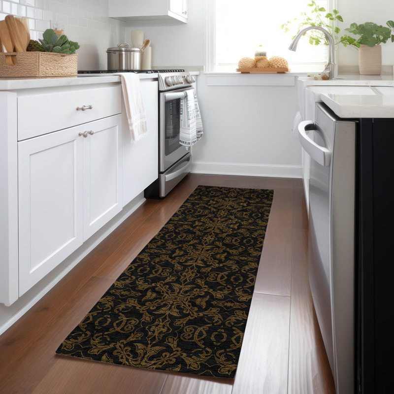 Mahaney Washable Oriental Indoor / Outdoor Rug, Runner 2'3" x 7'6"