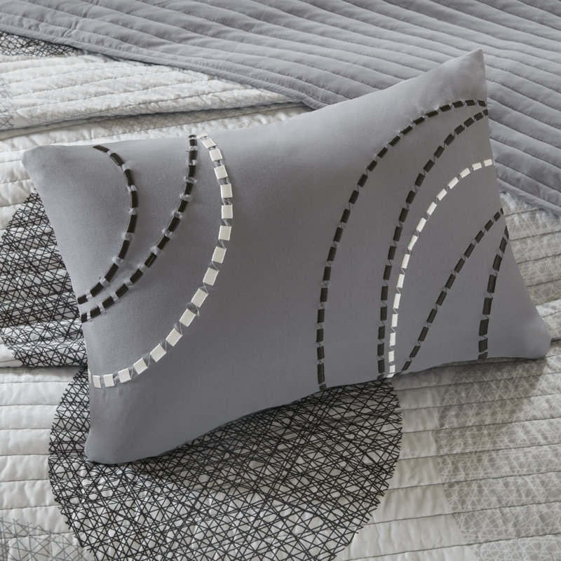 Gray Twin Microfiber Reversible Quilt Set with Geometric Print