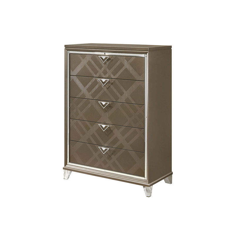 Commode 5 tiroirs Skylar avec façades en relief et bordure biseautée en miroir pour un rangement élégant