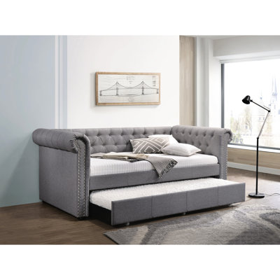 Lit de jour en tissu gris fumée pour lit simple avec lit gigogne - entièrement rembourré, largeur de 96 po, sans bouton de rangement, garniture cloutée à finition nickel,