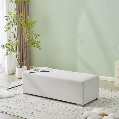 Repose-pieds long polyvalent et pratique, idéal pour plusieurs espaces de vie et diverses activités quotidiennes