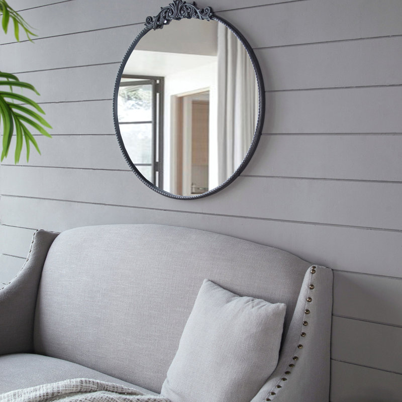 Miroir 30 po x 32 po de style classique avec forme ronde et cadre d'inspiration baroque pour la salle de bain, console de vestibule posée contre le mur
