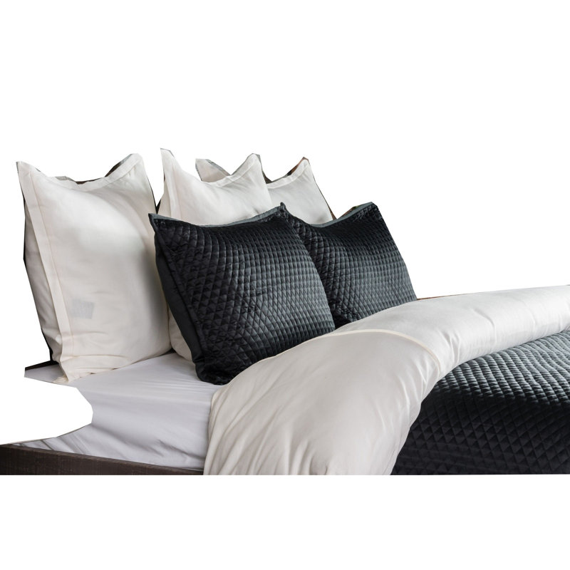 Winthrop Quilt, Queen Quilt, Black