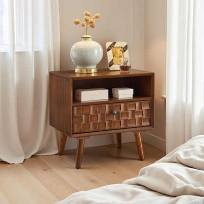 Mid-Century Modern Wood Nightstand with Carved Geometric Drawer Front, 1 Drawer and Open Shelf, Solid Wood Legs, Bedside Table for Bedroom