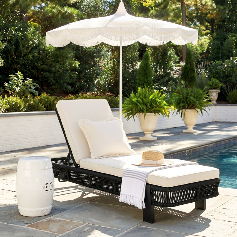 Chaise longue d'extérieur Bodhi Modern Coastal, Corde noire / cadre noir