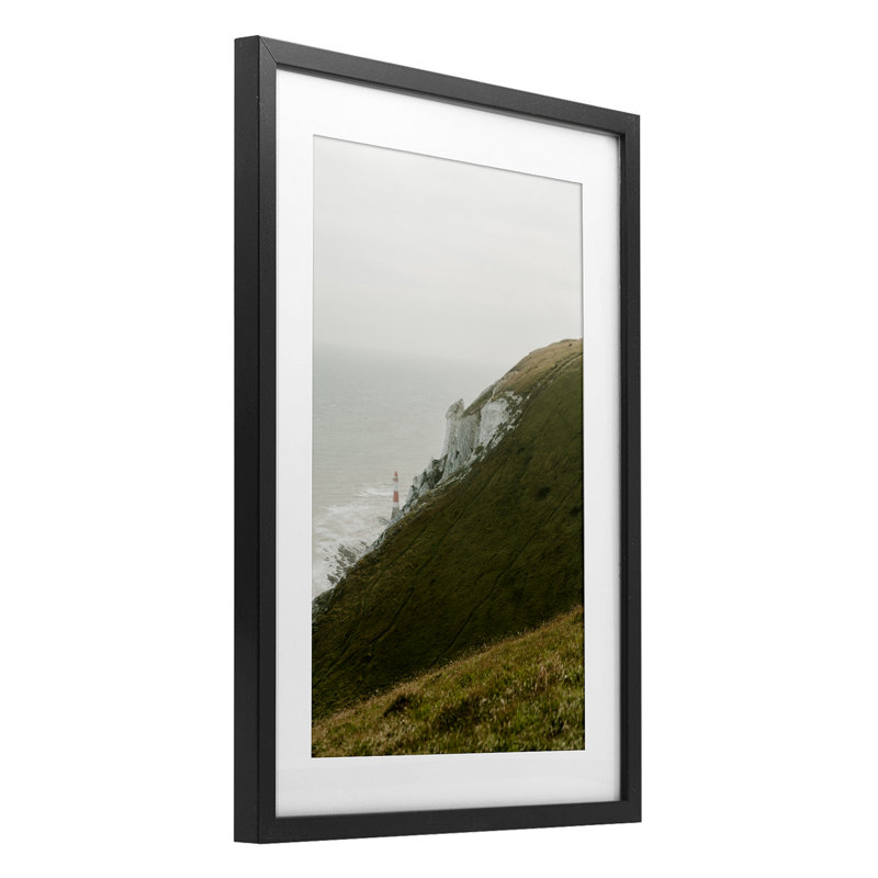 Reproduction sous verre encadrée d'un phare de Hillside Beachy Head, conception de Jade Sharp Photo, H 20 po x l 14 po