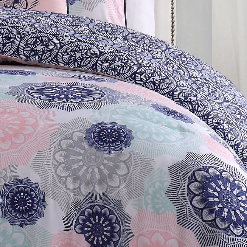 Scarlett Reversible Navy/Blush Set, King Comforter + 2 Shams + 3 Throw Pillow