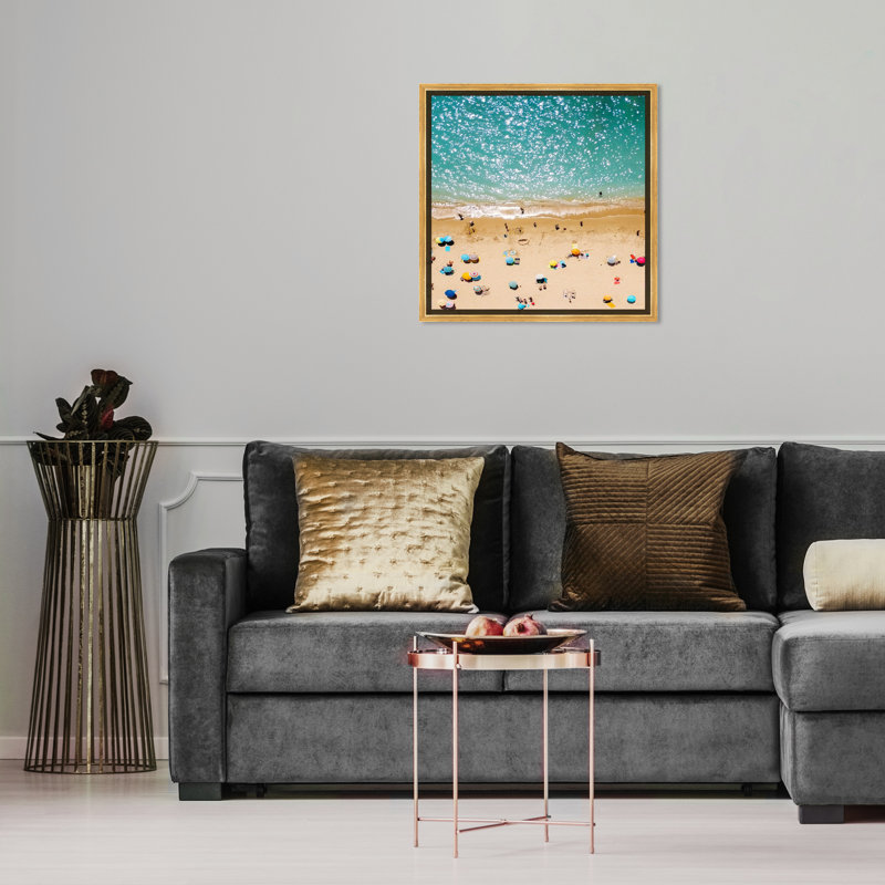«Beachy Day Beach Essentials», reproduction sur toile, H 12 po x l 12 po, Impression encadrée, Doré