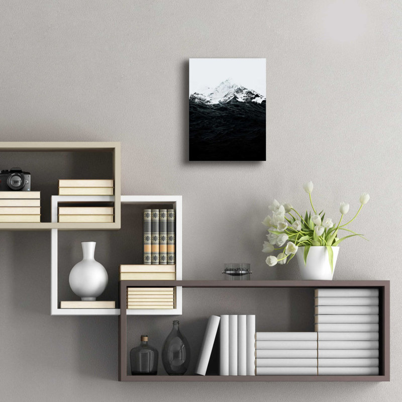 «It's Waves Were Like Mountains» par Robert Farkas, art mural en verre acrylique, H 16 po x l 12 po x P 0,13 po