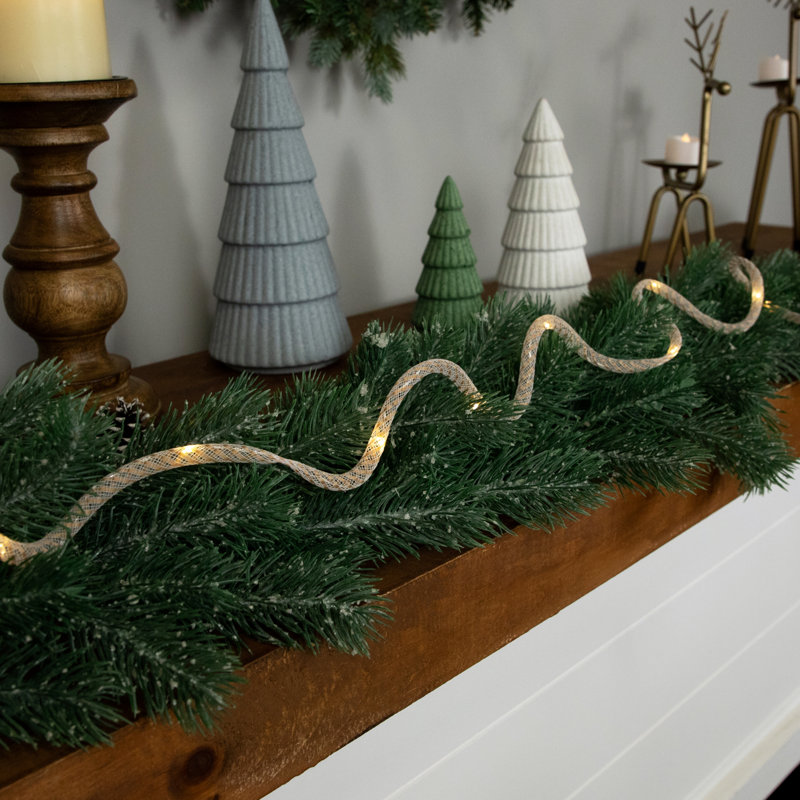 Guirlande de Noël pré-éclairée à piles avec corde - 6,75 pi - lumières blanc chaud