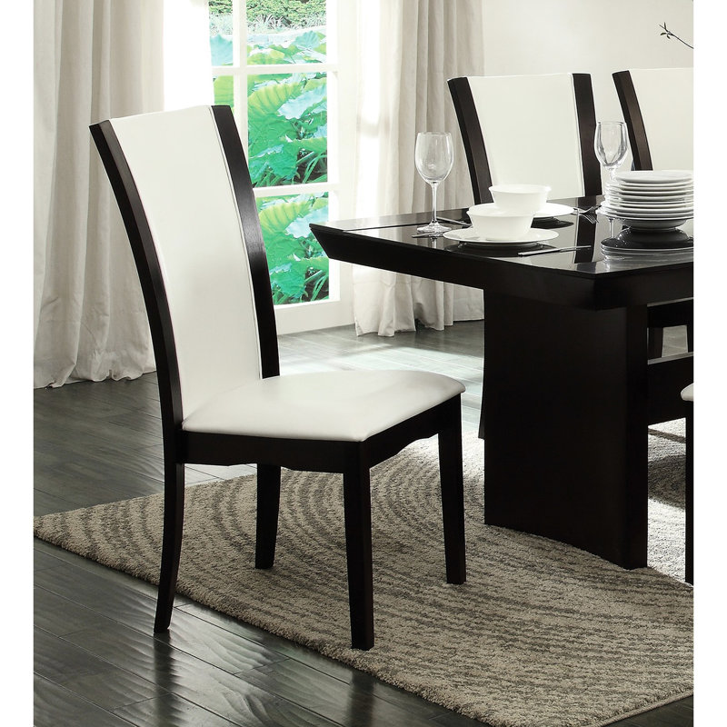 De 2 chaises de salle à manger colorées, fabrication en bois franc, siège en similicuir blanc, structure solide d'une hauteur de 41,5 po, siège de 19 po