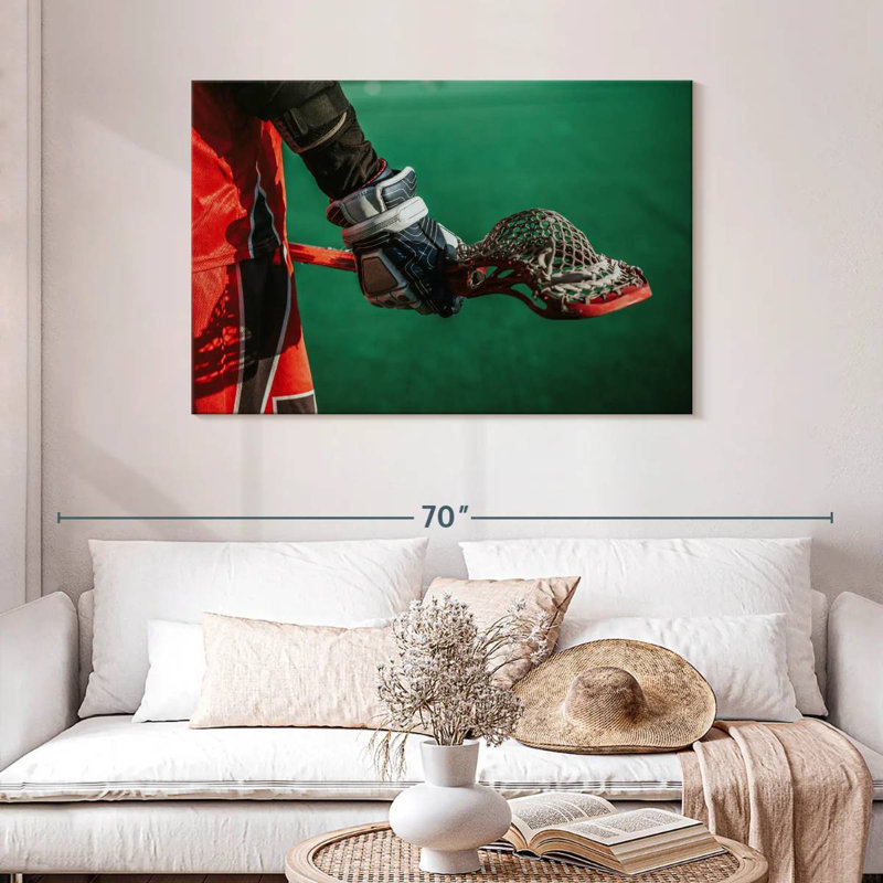 Lacrosse player Sireci, H 30 po x l 45 po