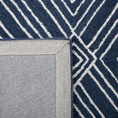 Isabella Geometric Handmade Tufted Wool/Cotton Indigo Area Rug