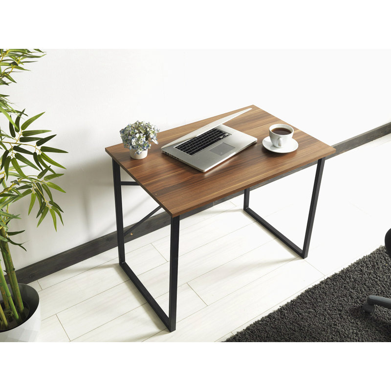 Petit bureau d'écriture et d'ordinateur en bois noir Lator Furnish Home Store, Brun