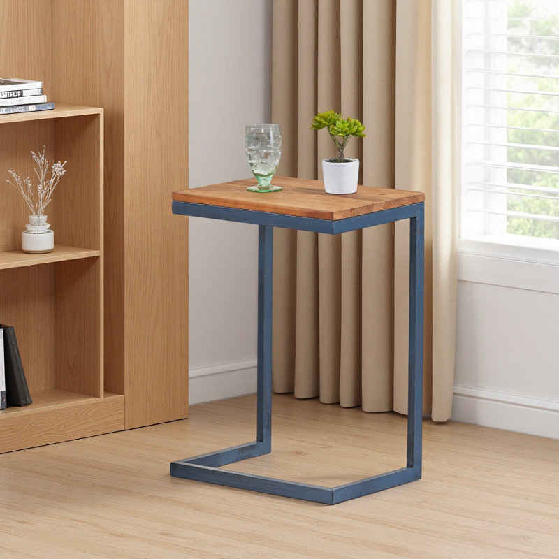 TABLE D'APPOINT - GRAND, H 25,5 po x l 18,25 po x P 12,75 po
