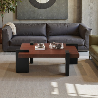 Table basse en panneau de fibres à densité moyenne de couleur noyer
