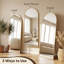 Miroir surdimensionné arqué en métal surdimensionné-570231696-543396702