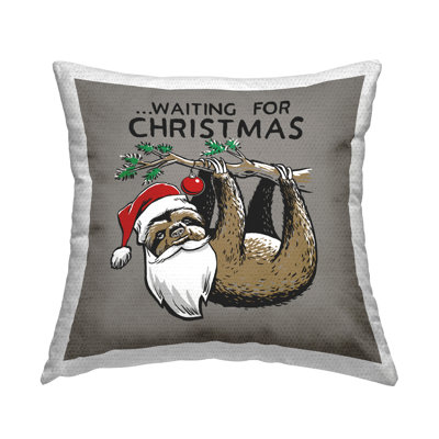 Coussin d'extérieur imprimé Santa Christmas Sloth par Jedco Brands, Inc.