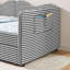 Lit de jour rembourré Gingham avec couchette coulissante, rangement latéral et structure en bois massif pour une utilisation multifonctionnelle dans les chambres d'enfants et d'invités-328520561-328520560