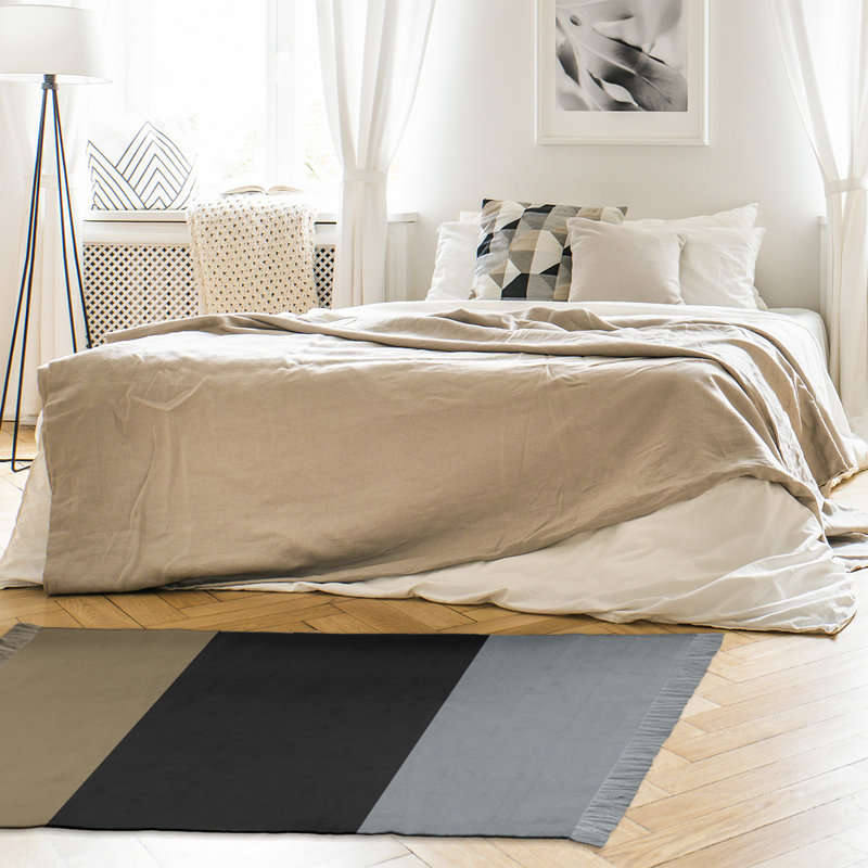 Tapis noir à rayures de hockey national, Oui