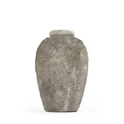Urne Domanick