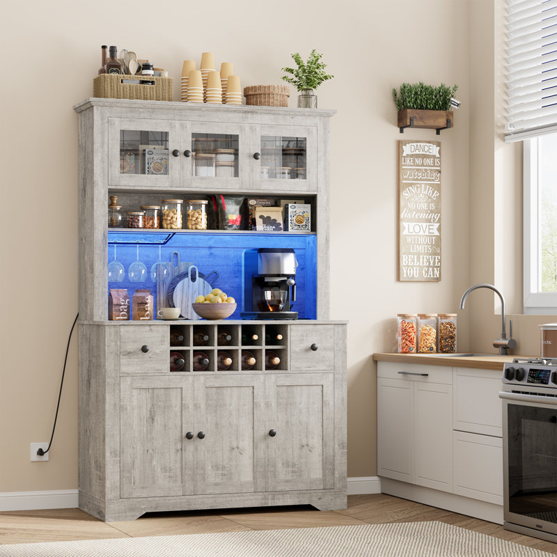 Garde-manger 68 po avec lumière DEL et station de charge, garde-manger avec comptoir, grande huche de cuisine avec tiroirs de rangement et tablettes réglables pour la salle à manger et le salon