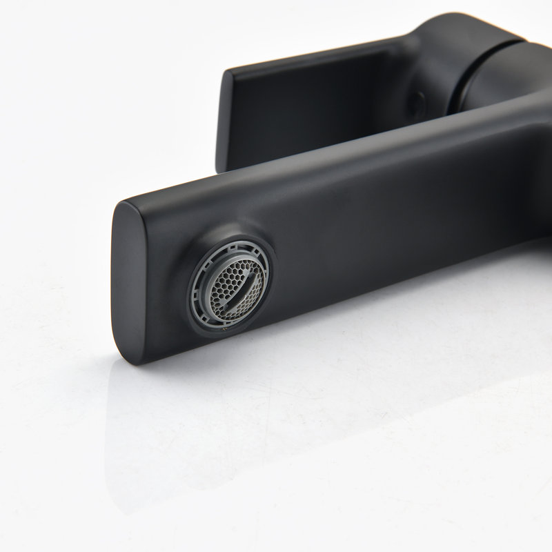 Single-Hole Single-handle Bathroom Faucet