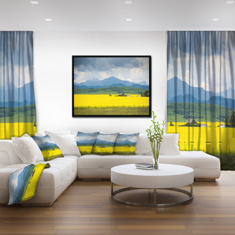 «Farm House in Field of Canola - Floater Frame», reproduction de photo sur toile, H 28 po x l 60 po x P 1,5 po
