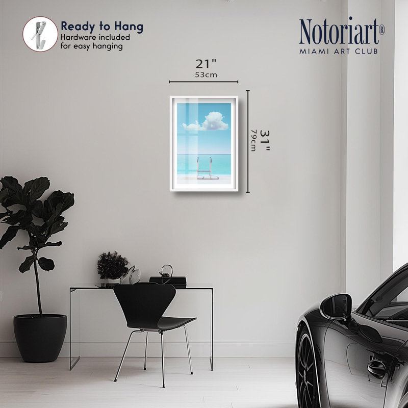 «Pool Sky Shadowbox» par Notoriart, H 31 po x l 21 po, Blanc