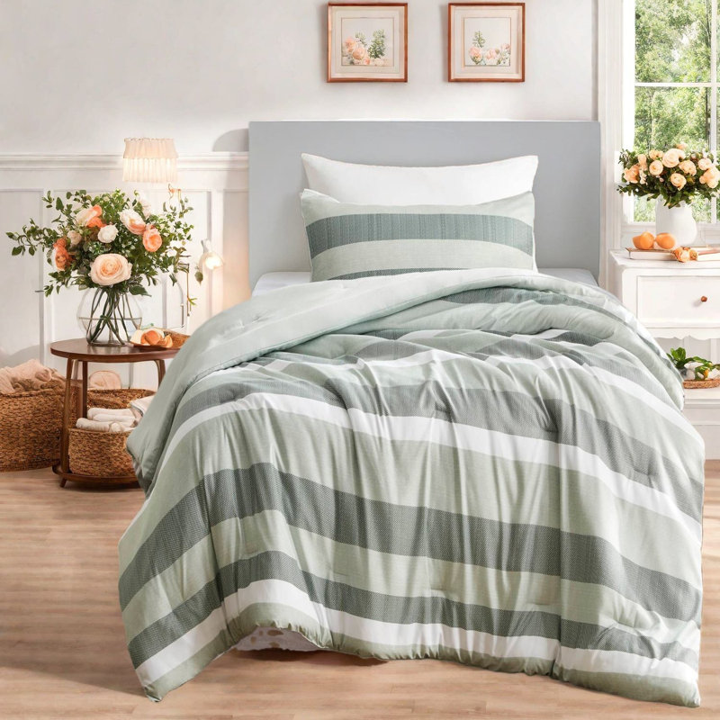 Comfortable Polyester Bedding Set, Modern Stripe Design For Home