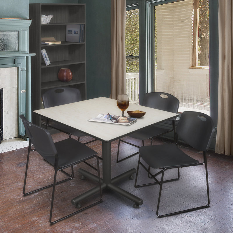 Table de salle de repos Nicklo, 4 chaises empilables Zeng, Érable, Noir, 48