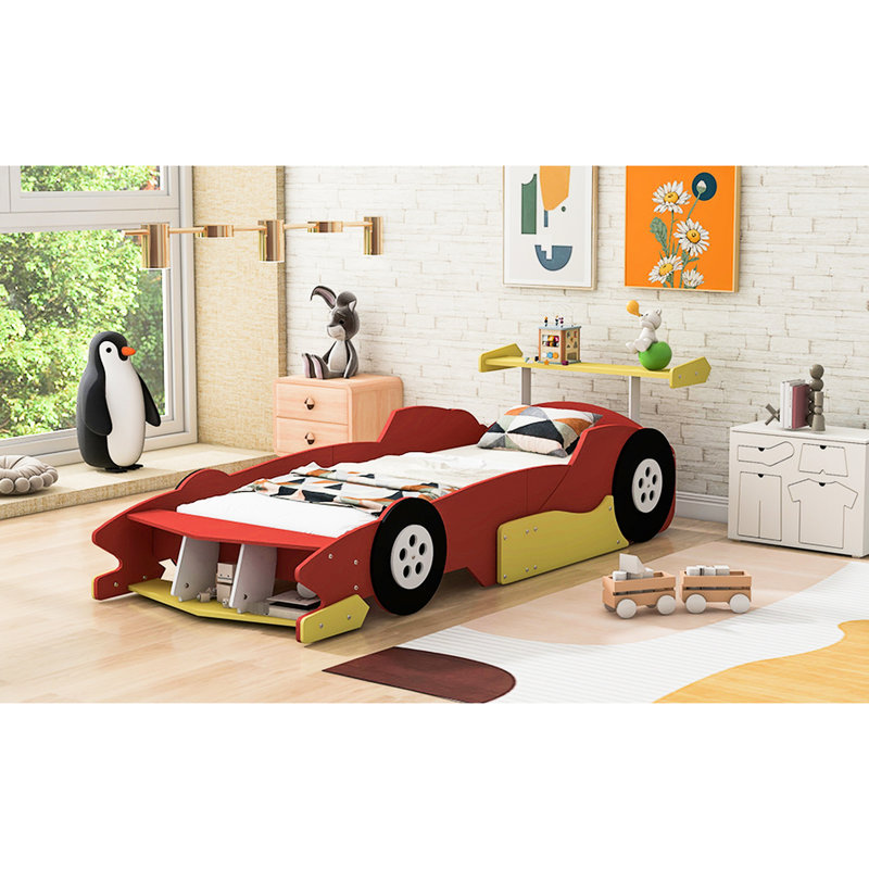 Lit de voiture de course simple rouge sur roulettes, contreplaqué massif et fabrication, rails latéraux pour la prévention des chutes, conception de sommeil confortable, dimensions de 98,7 po x 41,7 po et 26,5 po, assemblage requis, sécurité de qualité,
