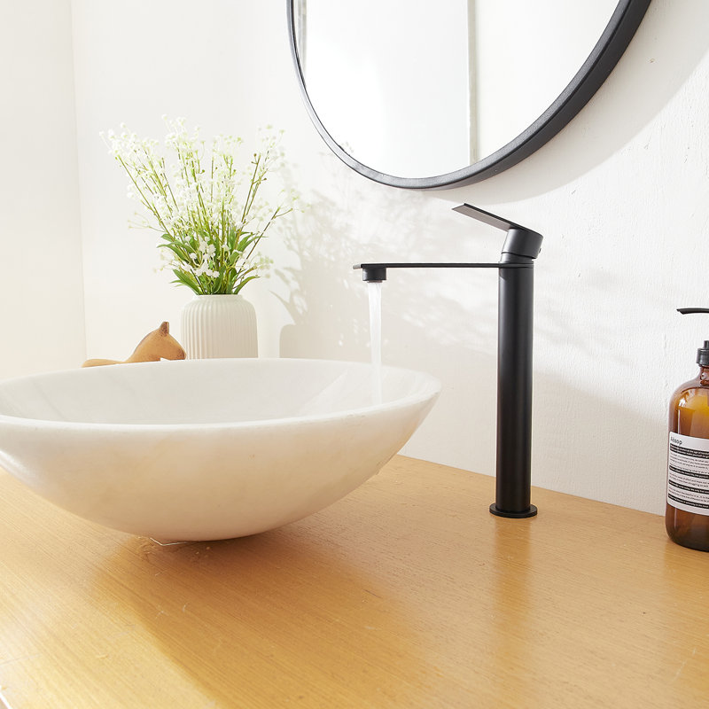 Single-Hole Single-handle Bathroom Faucet with Drain Assembly