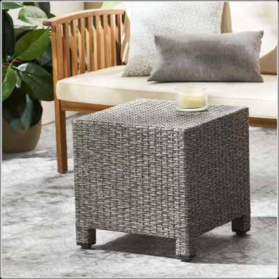 Table d'appoint cubique Puerta - Rotin en polyéthylène, sans assemblage