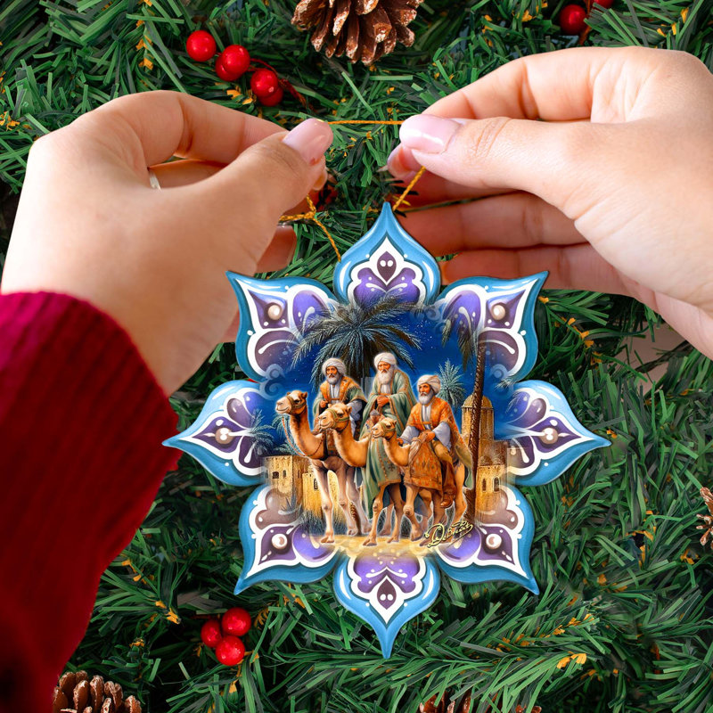 Ornements en bois en forme de flocon de neige «Three King's Journey» par G. Debrekht