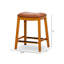 Tabouret de bar de 61 cm (24 po) avec siège en selle, revêtement en cuir reconstitué finition naturelle et structure en bois dur