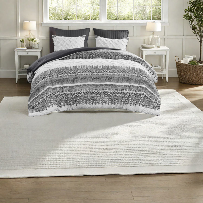 Charming Farmhouse Cotton Bedding Sets With Tufted Chenille Design