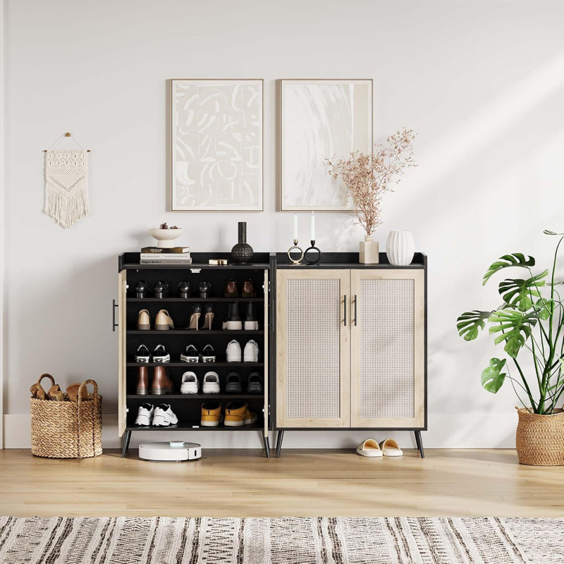 Armoire à chaussures en rotin à 5 niveaux avec portes, tablettes réglables et pieds en métal, noir, Black/Beige