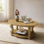 Table basse ovale à deux niveaux en bois avec tablette de rangement ouverte, pieds en bois massif, surface résistante à la chaleur et aux égratignures, stable et durable, montage facile.