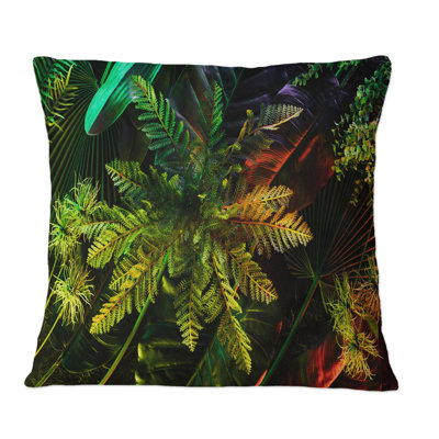 Coussin décoratif imprimé feuilles tropicales sur fond noir VII
