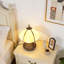 Lampe de table en vitrail beige H 11 po, base libellule bronze antique, ampoule incluse