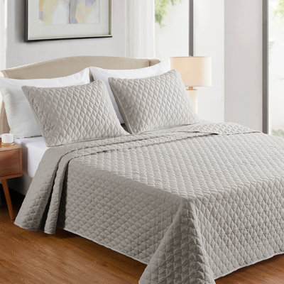 Diamond Stitch Quilt Set