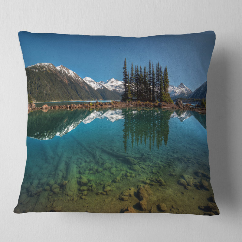 Rangée de pins et lac de montagne - Coussin à imprimé paysage, 16 po x 16 po, Coussin décoratif
