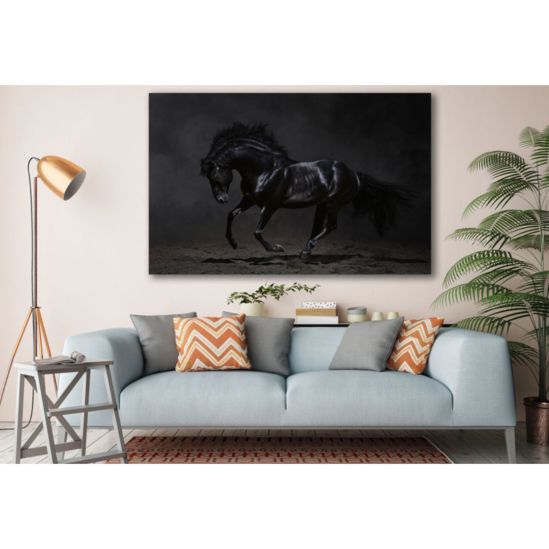Cheval noir au galop sur fond sombre, 40" H x 60" W